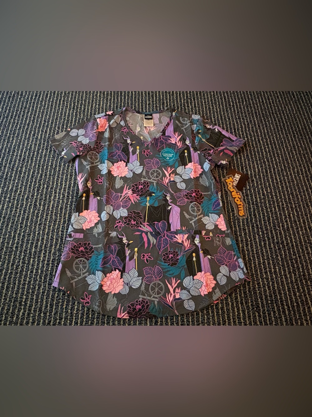 NWT Disney Villains Maleficent Women’s XS Medical Scrub Top Uniform Halloween